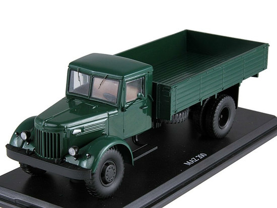 MAZ-200 flatbed truck tmavozelený
